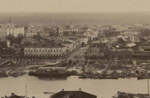 Вид на Буянскую улицу. Фрагмент фотографии 1880-х гг.