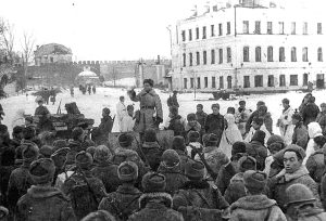 Митинг в освобождённом Новгороде. Кремль. 1944 г.