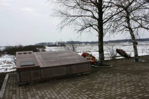 Памятный знак у места боя