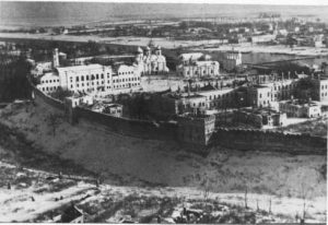 Панорама Новгородского Кремля. Вид с юго-запада. Фото 1944 г. Из архива С.Н. Давыдова. Новгородский музей-заповедник Панорама Новгородского Кремля. Вид с юго-запада. Фото 1944 г.Из архива С.Н. Давыдова. Новгородский музей-заповедник