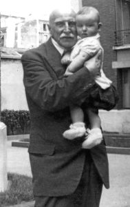 Иславин М. В. с внуком Кириллом. 1939 г. Иславин М. В. с внуком Кириллом. 1939 г.