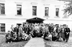 Мастерская и гости на 100-летнем юбилее Л.М. Шуляк. Мастерская и гости на 100-летнем юбилее Л.М. Шуляк.